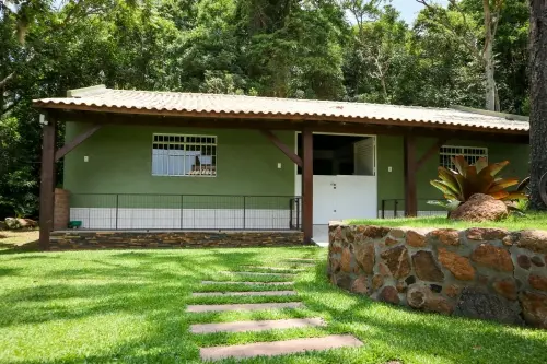 Dormitório e Instalações